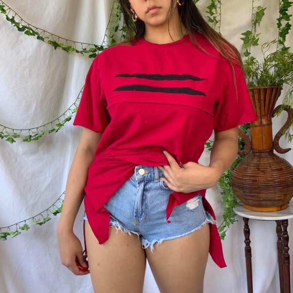 Red claw mark grunge t shirt - Picture 2 of 4